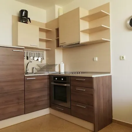 Dea Pasavan Apartment *