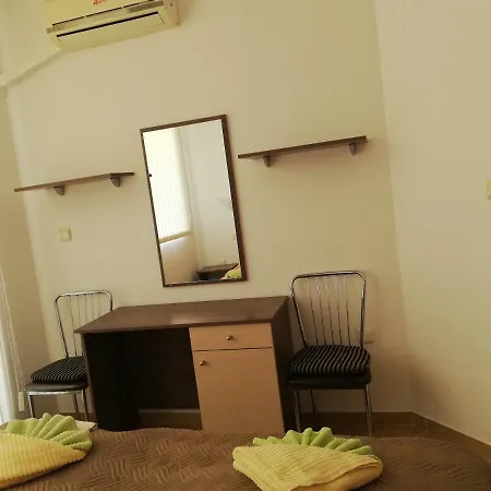 Dea Pasavan Апартамент Равда