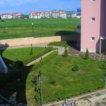 Апартамент Dea Pasavan Равда